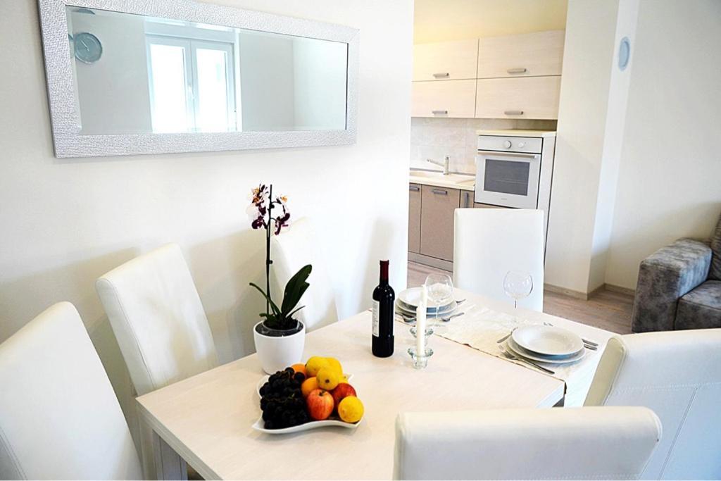 Leona Apartment พูลา ภายนอก รูปภาพ