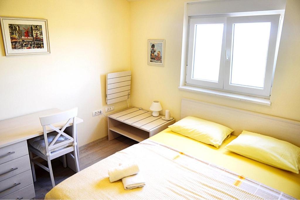 Leona Apartment พูลา ภายนอก รูปภาพ